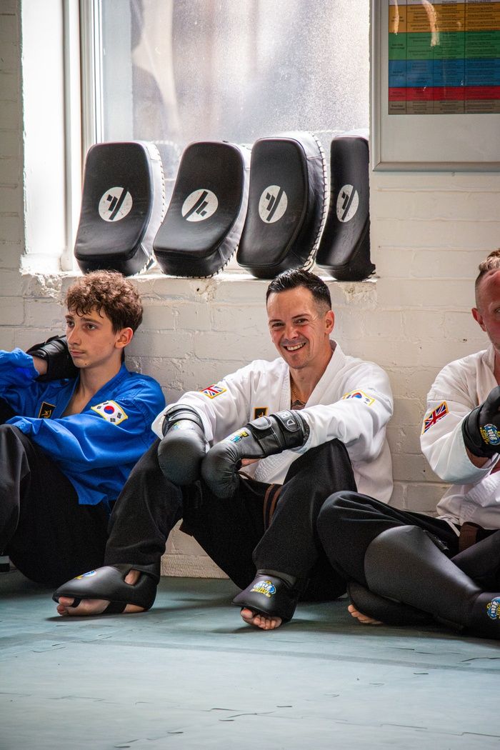 <center>THE ULTIMATE SELF-DEFENCE PROGRAMME TO PREPARE YOU FOR ANYTHING!<center>